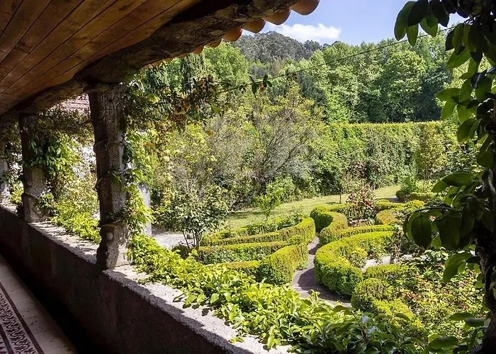 Casa De Juste - Turismo De Habitacao ベッド・アンド・ブレックファスト ロウザダ